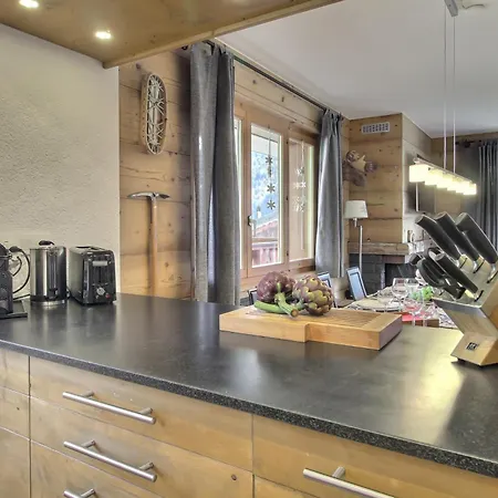 Cretes 15, Chimney And Terrace